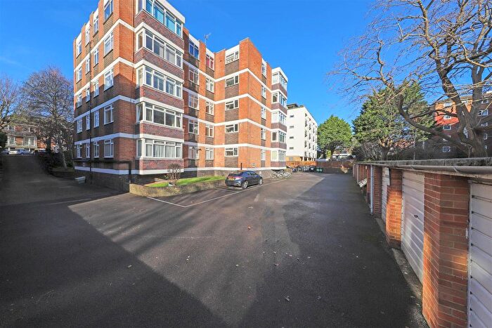 2 Bedroom Flat For Sale In Palmeira Avenue, Hove, BN3