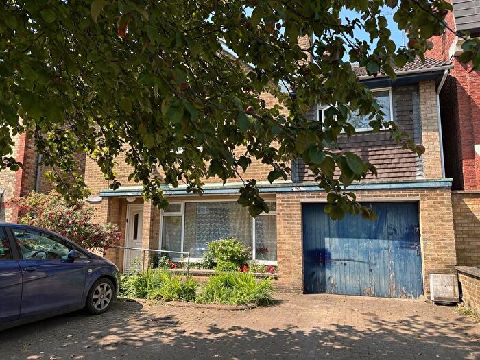 5 Bedroom Detached House For Sale In Lincoln Road, Millfield, Peterborough, PE1