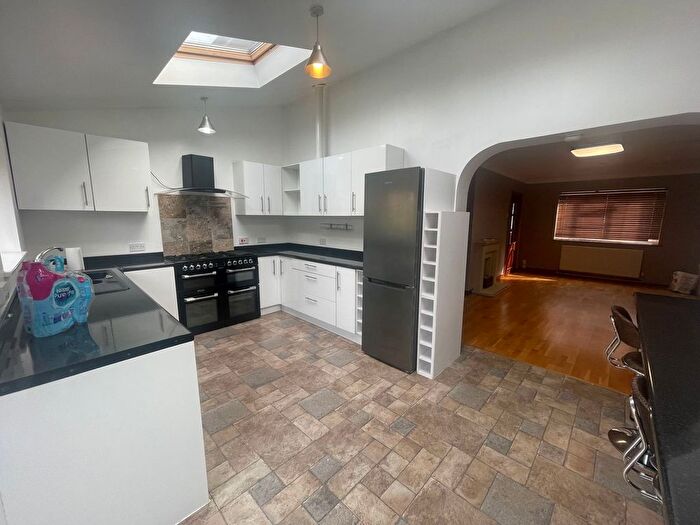 3 Bedroom Terraced House To Rent In Prestwood, Slough, SL2