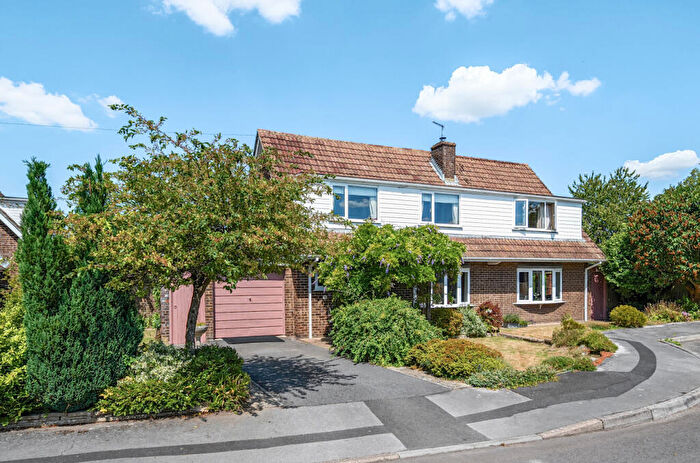 4 Bedroom Detached House For Sale In Robin Close, Warminster, BA12