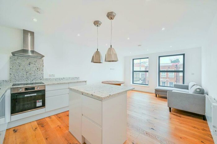 1 Bedroom Flat To Rent In Rye Lane, Peckham Rye, London, SE15