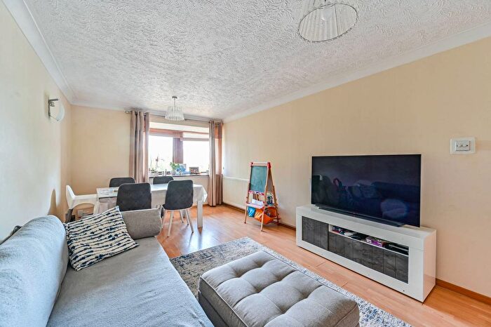 2 Bedroom Flat To Rent In Perth Road, Beckenham, BR3