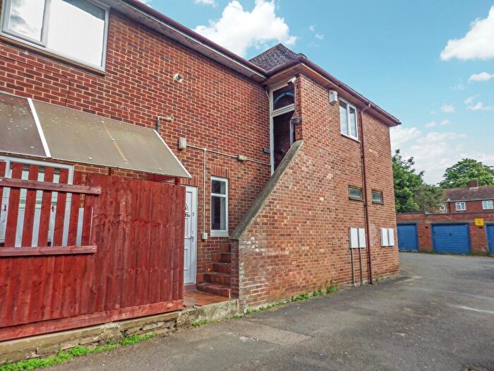 2 Bedroom Apartment To Rent In The Fairway, Banbury, Oxon, OX16