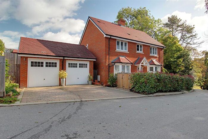 4 Bedroom Detached House To Rent In St. Francis Close, Tring, HP23