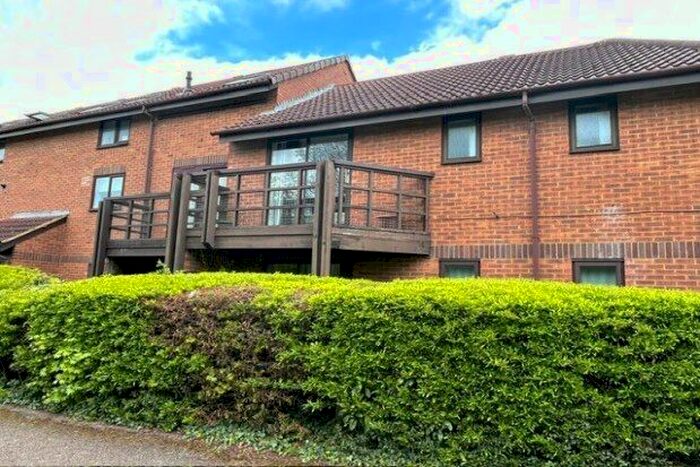2 Bedroom Flat To Rent In Jeeves Close, Milton Keynes, MK6