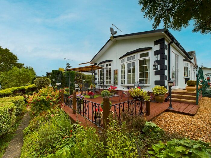 3 Bedroom Mobile/park Home For Sale In Severn Bank Park, Stourport On Severn, DY13