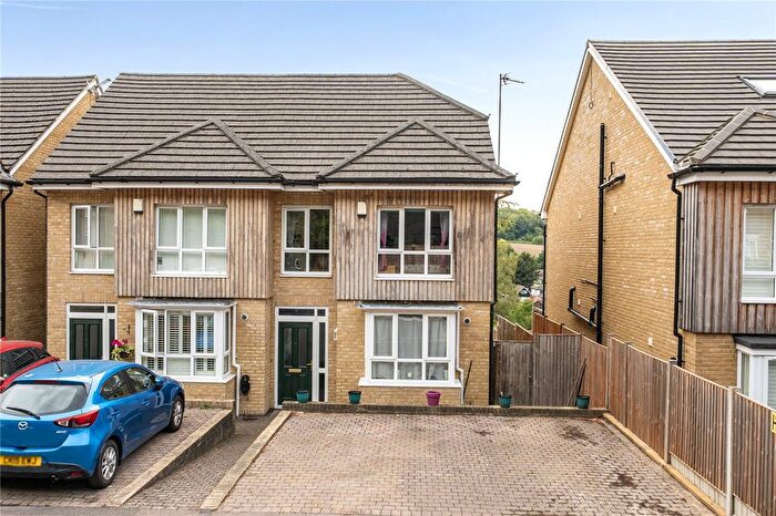 3 Bedroom Semi Detached House For Sale In Sunningvale Close, Biggin Hill, Westerham, Kent, TN16