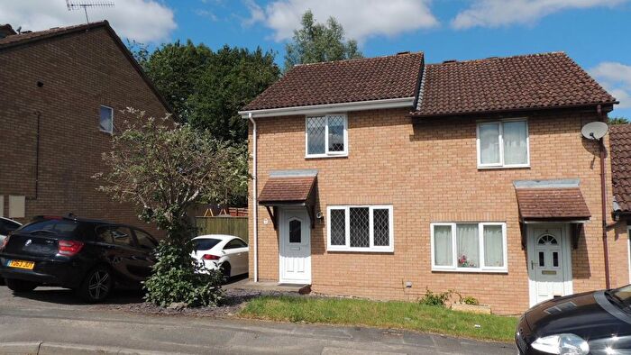 3 Bedroom Semi-Detached House To Rent In Marigold Close, Woodhall Park, SN2