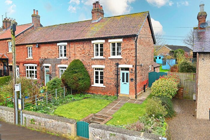 3 Bedroom Cottage For Sale In St. Johns Road, Bishop Monkton, HG3