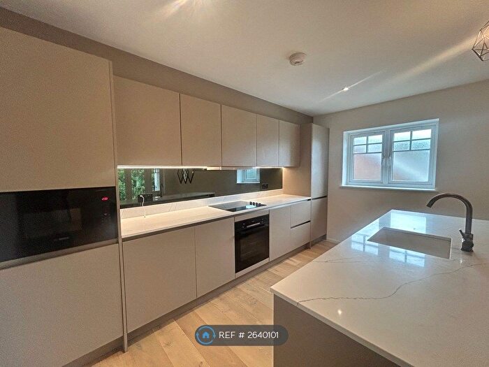 2 Bedroom Flat To Rent In Purley, Purley, CR8