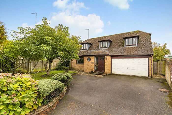 4 Bedroom Detached House For Sale In Church Close, Farmoor, OX2