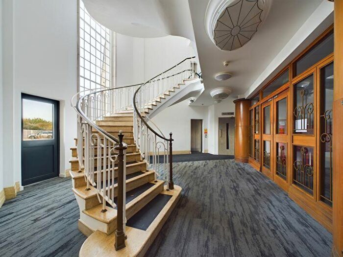 1 Bedroom Flat For Sale In Eastern Avenue, Gloucester, GL4