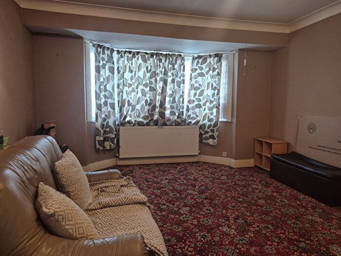 1 Bedroom Flat To Rent In Hampstead Gardens, London, NW11