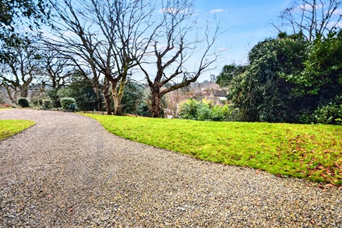 3 Bedroom Detached Bungalow For Sale In Ford Lane, Farnham, Surrey, GU10