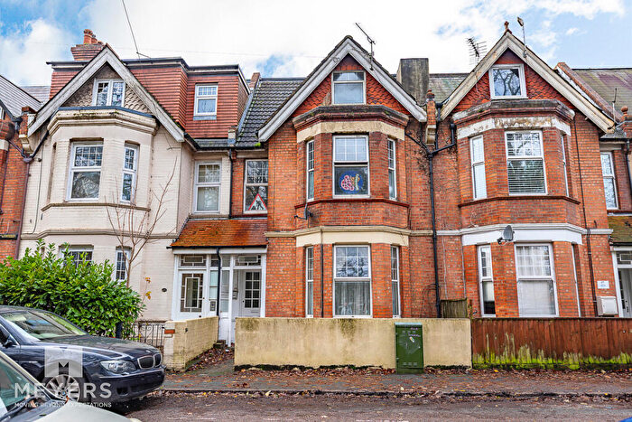 5 Bedroom Terraced House For Sale In Walpole Road, Bournemouth, BH1