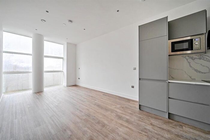 1 Bedroom House To Rent In Waterfront, Fleet, GU51