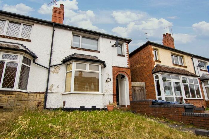 4 Bedroom House To Rent In Warwards Lane, Birmingham, B29