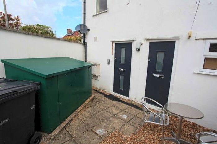 2 Bedroom Flat To Rent In Canford Lane, Westbury-On-Trym Village, BS9