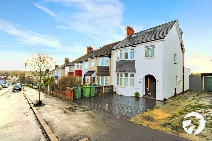 4 Bedroom Semi-Detached House To Rent In Eastview Avenue, London, SE18
