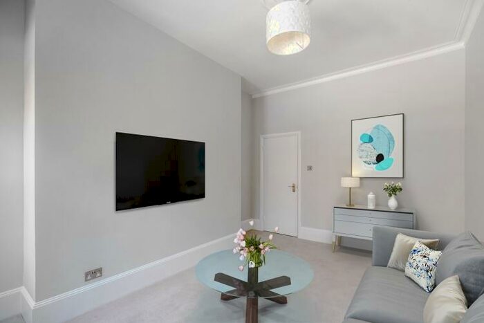 1 Bedroom Apartment To Rent In Fulham Road London, SW10