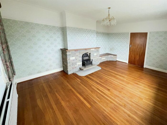 3 Bedroom Bungalow For Sale In Gwar Y Caeau, Port Talbot, SA13