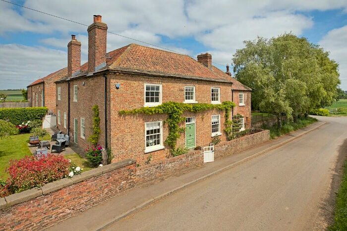 5 Bedroom Detached House To Rent In Church Street, HG5