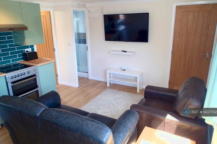 1 Bedroom Flat To Rent In Euclid Street, Swindon, SN1