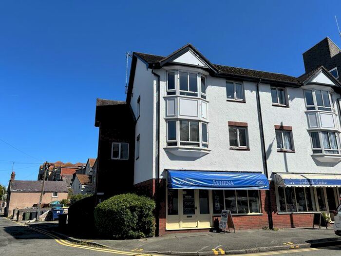 1 Bedroom Flat For Sale In Penrhyn Avenue, Rhos On Sea, LL28