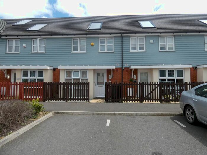 3 Bedroom Terraced House To Rent In Glyncroft, Slough SL1