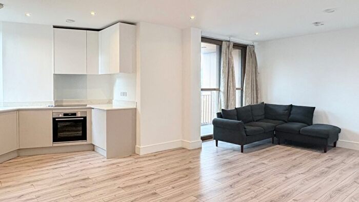 2 Bedroom Flat To Rent In Goodhall Street, London, NW10