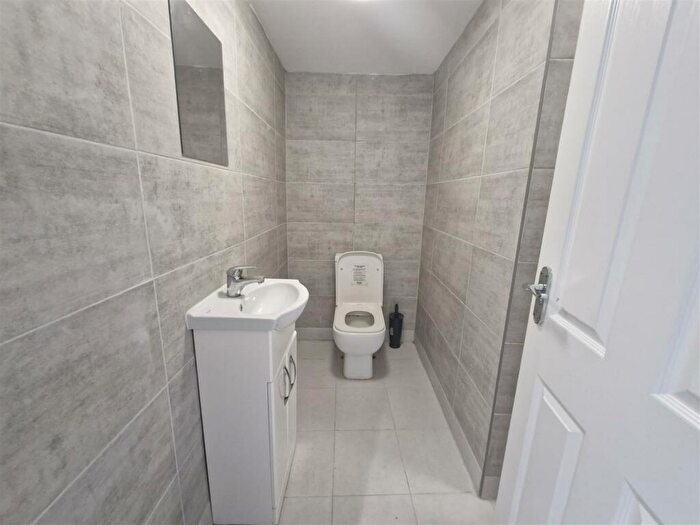 5 Bedroom Terraced House For Sale In Norwood Road, Reading, RG1