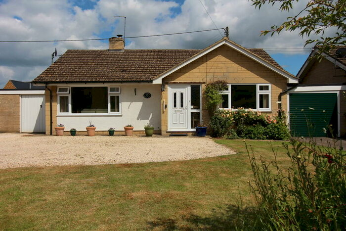3 Bedroom Detached Bungalow For Sale In Brick Hill, Hook Norton, OX15