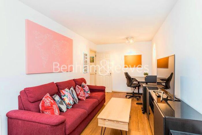 1 Bedroom Flat To Rent In Ashmore House, Russell Road, W14