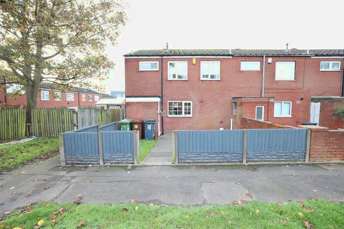 4 Bedroom Semi-Detached House To Rent In Conway Road, Fordbridge, Birmingham, B37