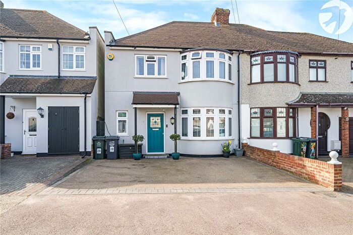 3 Bedroom Semi Detached House For Sale In Princes Avenue, Fleet Estate, Dartford, Kent, DA2