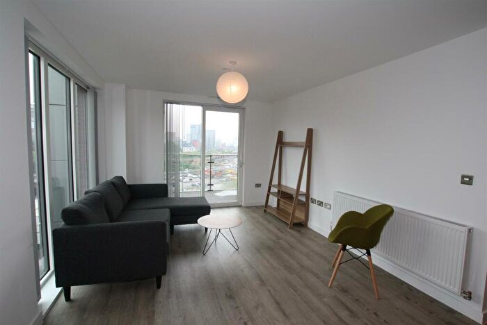 3 Bedroom Apartment To Rent In Middlewood Locks, Lockgate Square, M5