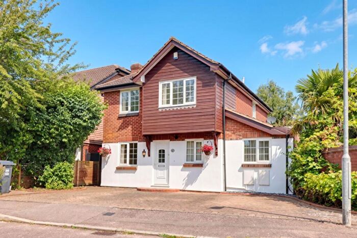 4 Bedroom Detached House To Rent In Grosvenor Close, Bishops Stortford, CM23