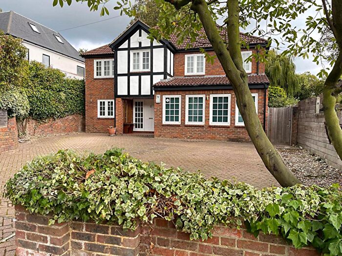 5 Bedroom Detached House To Rent In The Fairway, New Malden, Surrey, KT3