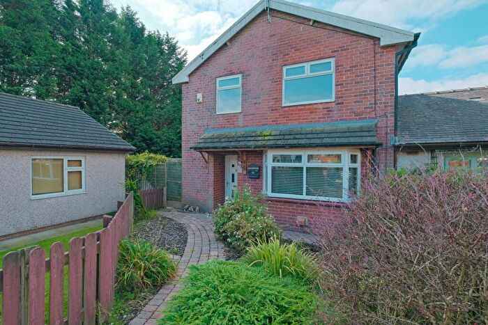 3 Bedroom End Of Terrace House To Rent In The Close, Rising Bridge, Accrington, Lancashire, BB5