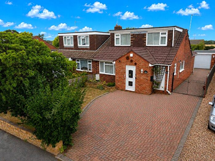 3 Bedroom Semi-Detached House For Sale In Norman Road, Barton-le-Clay, Bedfordshire, MK45