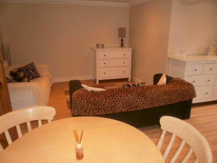 1 Bedroom Flat To Rent In 1 Oakwood Avenue, Oakwood, Leeds, LS8