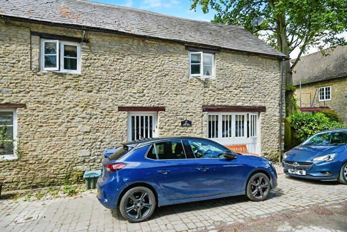 2 Bedroom Barn Conversion For Sale In Priory Lane, Bicester, OX26