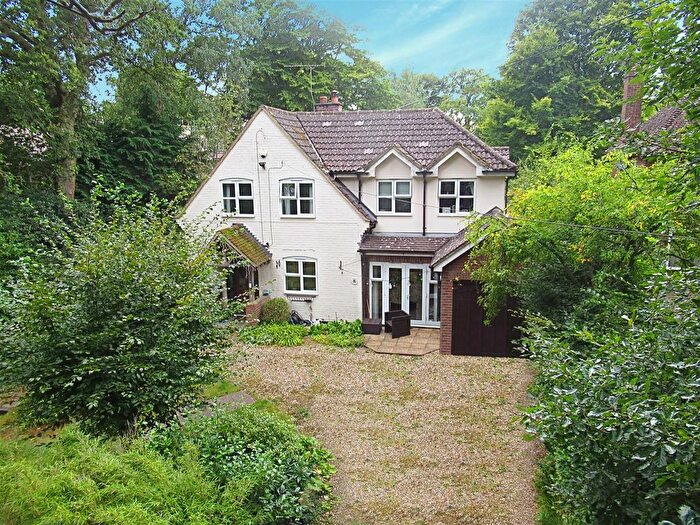 4 Bedroom Detached House For Sale In Orchard Road, Tewin, Welwyn, AL6