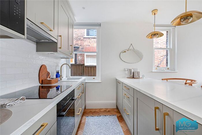 2 Bedroom Maisonette For Sale In Manor Park Road, London, N2