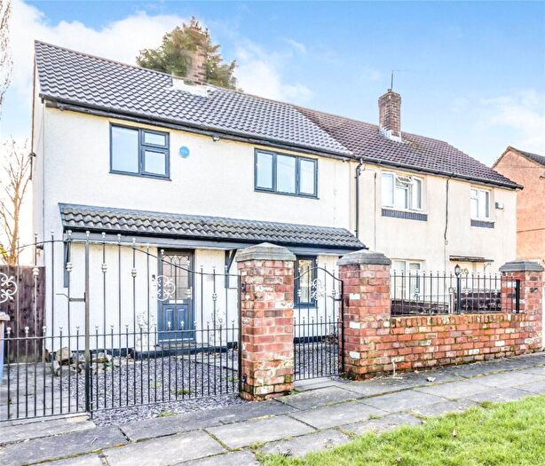 3 Bedroom Semi-Detached House For Sale In Goodwood Drive, Pendlebury, Swinton, Manchester, M27