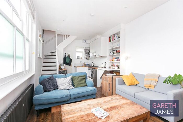 1 Bedroom End Of Terrace House To Rent In Mcdermott Road, SE15