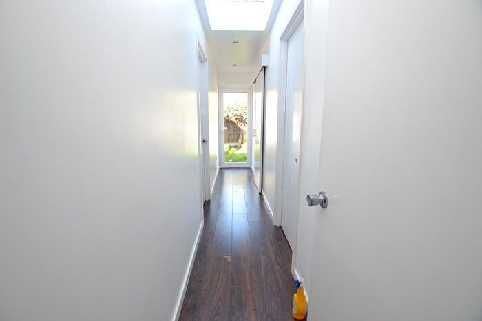 6 Bedroom Terraced House To Rent In Carbis Road, Limehouse, London, E14
