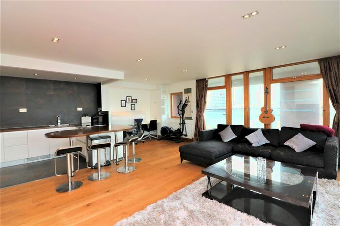 2 Bedroom Flat To Rent In Western Beach Apartment, Hanover Avenue E16