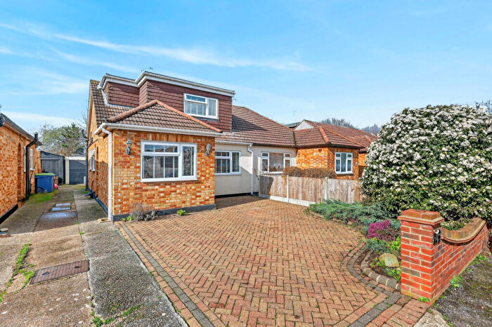 3 Bedroom Semi Detached House For Sale In Prestwood Close, Thundersley, SS7