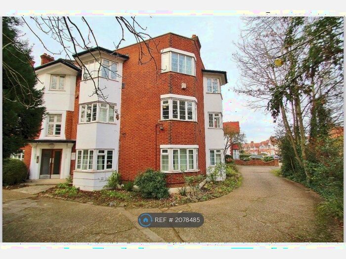 3 Bedroom Flat To Rent In Penwerris Court, Isleworth, TW5